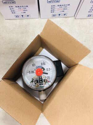 Régulateur haute pression avec filetage de 3/8 et 1/2 pouce, incluant une fenêtre en verre, adapté à une gestion précise de la pression dans les systèmes complexes