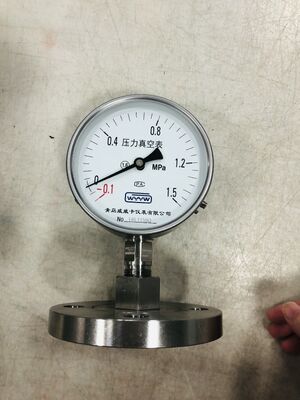 Capteur de pression industriel en acier noir conçu pour une plage de température de moins 40 à 140 degrés Fahrenheit, solution de détection de pression